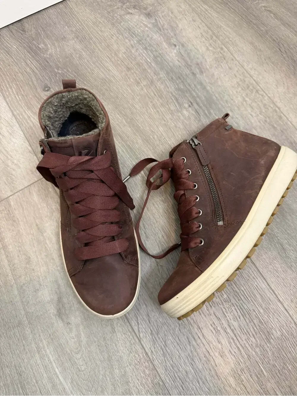 Ecco Brown Leather High-Top Sneakers size 40